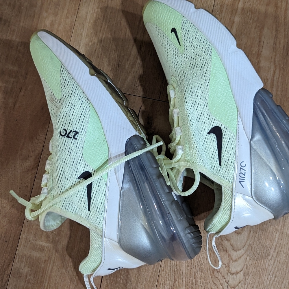 Unused condition Nike Air Max light neon color women's shoes